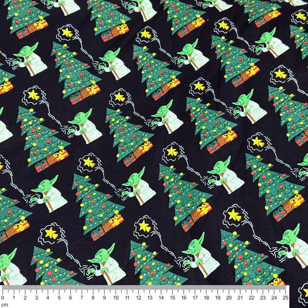LC2777 Yoda Christmas Tree